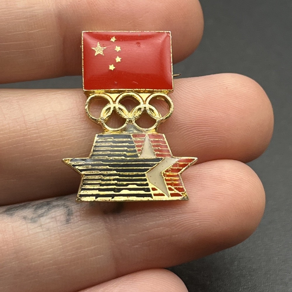 Vintage 1984 Los Angeles Olympics Chinese Flag China Lapel Hat Pin